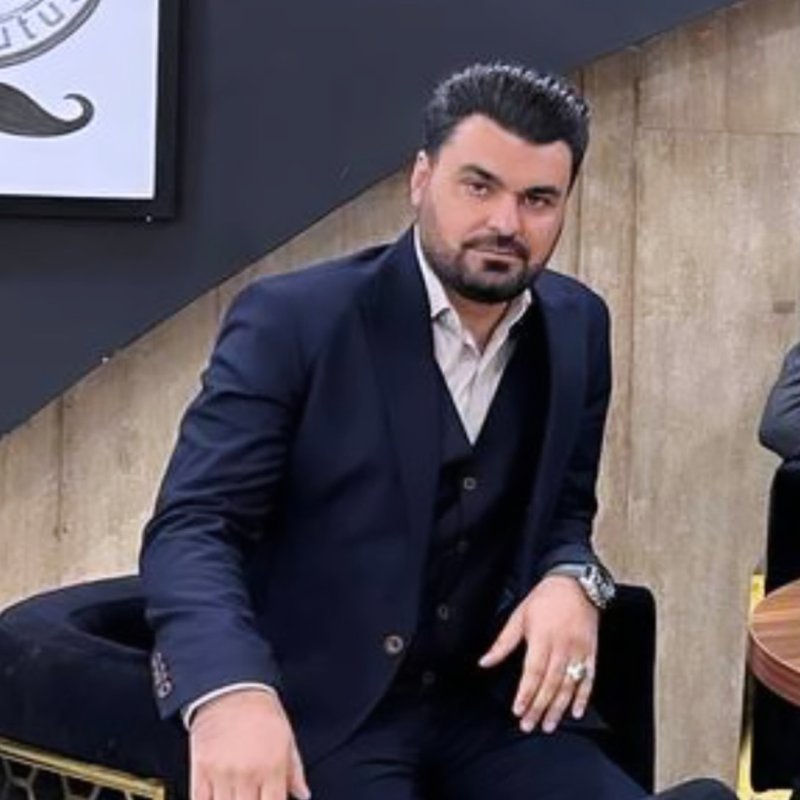 مهدی پیش دست